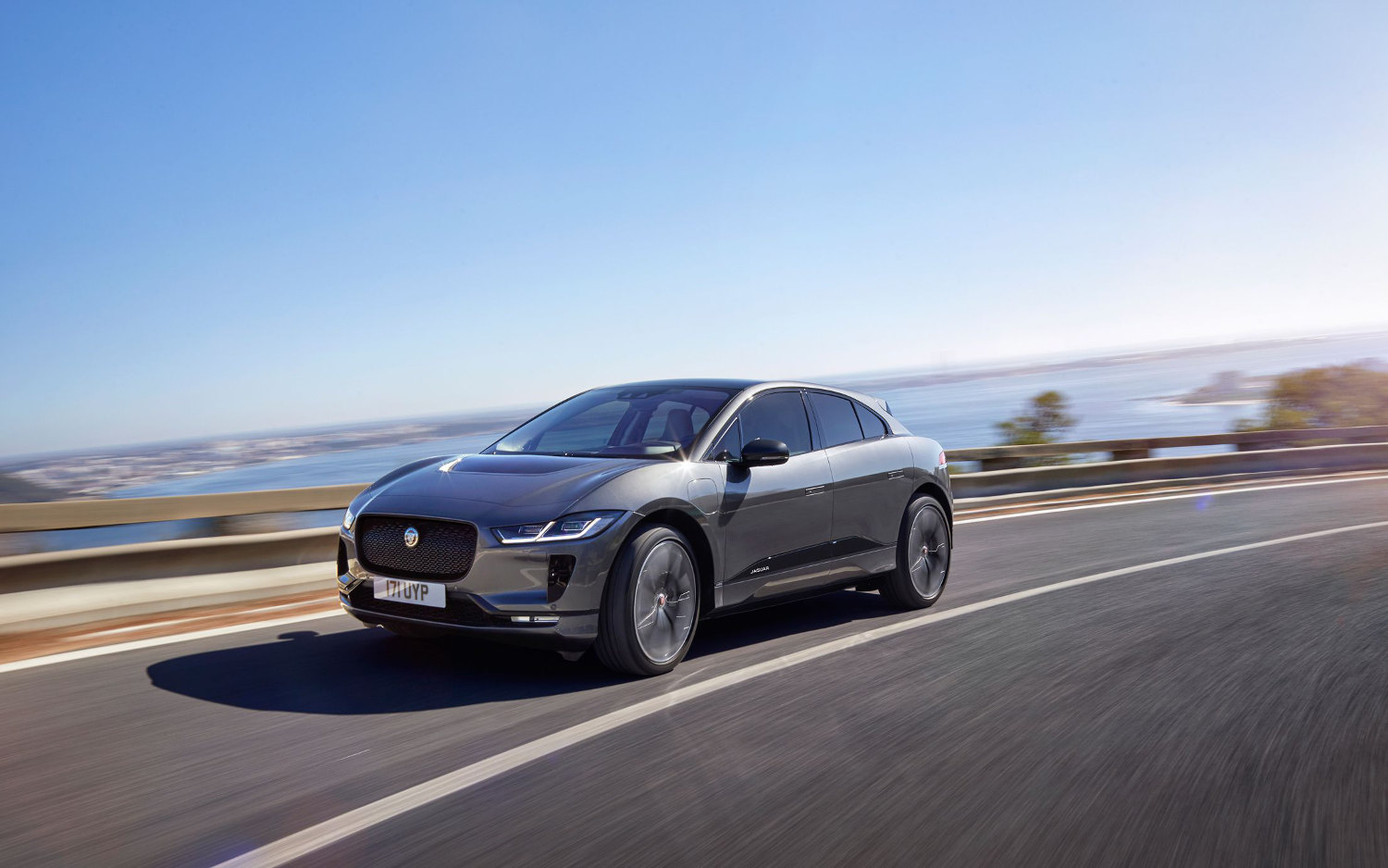 running Jaguar I Pace HSE 2019